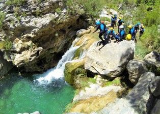 Incentivos de Empresa Team Building Barranquismo Granada